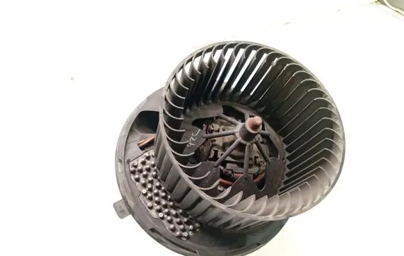 Volkswagen Golf VI Heater fan/blower 35987694C