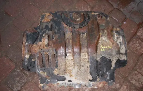 Mitsubishi Pajero Front bumper skid plate/under tray 