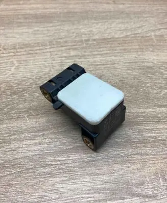 BMW 1 E81 E87 Airbag control unit/module 6911003 501851