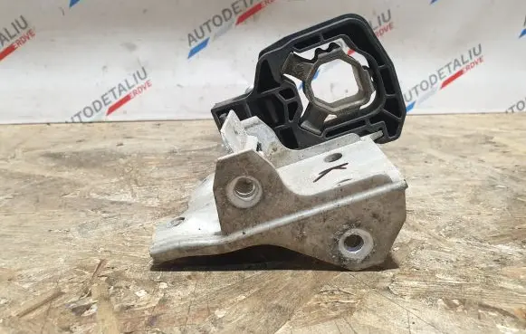 BMW 5 F10 F11 Radiator mount bracket 7186513 7207151 7211161