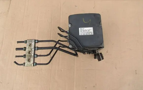 BMW 5 F10 F11 ABS Pump 6851374
