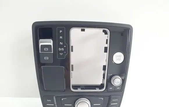 Head unit multimedia control