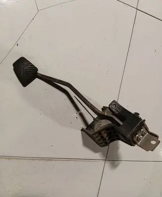 Hyundai i30 Clutch pedal 
