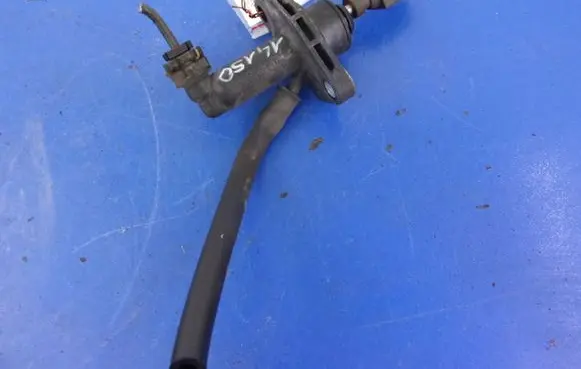 Fiat Sedici Clutch master cylinder