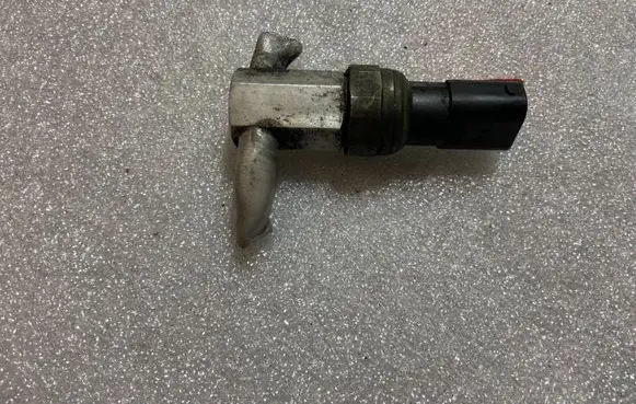 Mercedes-Benz E W211 Oil pressure sensor a2038300372 2038300372