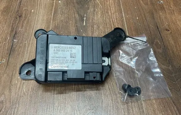 Mercedes-Benz E W213 Fuel injection pump control unit/module A0009002414 A2135453300
