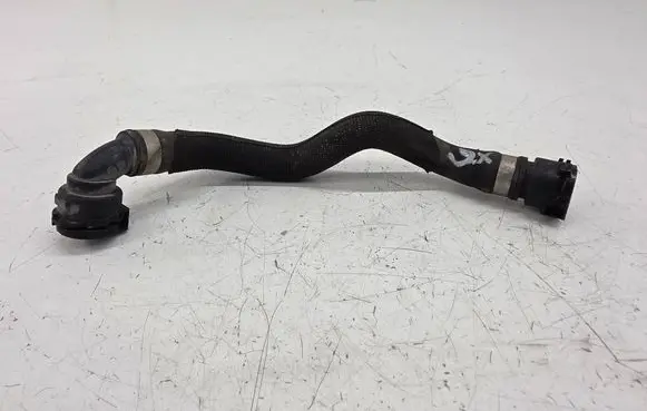 Engine coolant pipe/hose