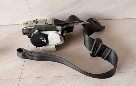 Volkswagen Golf VII Front seatbelt 5G3857706F 7N0857737DE 34117148A