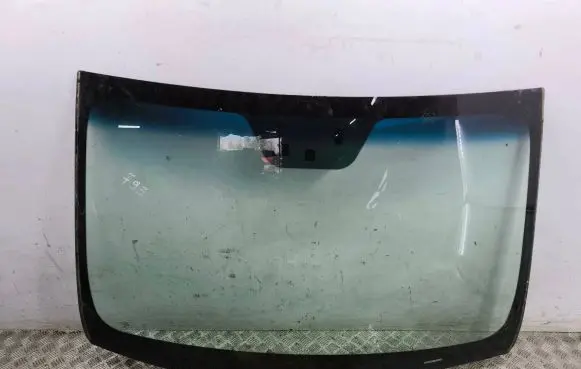 Hyundai i40 Front windscreen/windshield window 