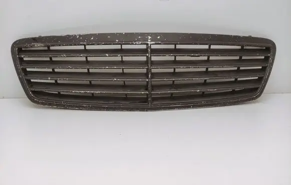 Mercedes-Benz E W211 Front grill A2038800183