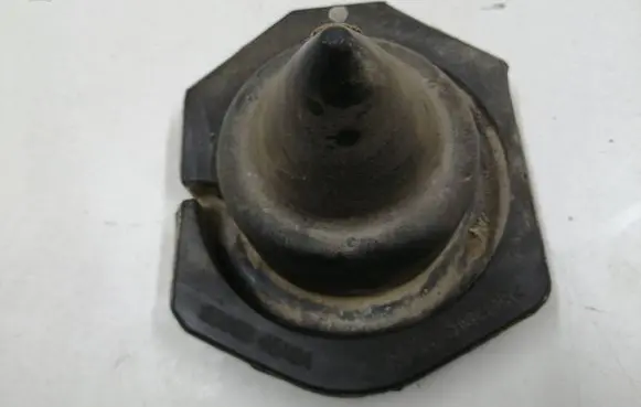 Nissan Qashqai Rear coil spring rubber mount 550324EA0A