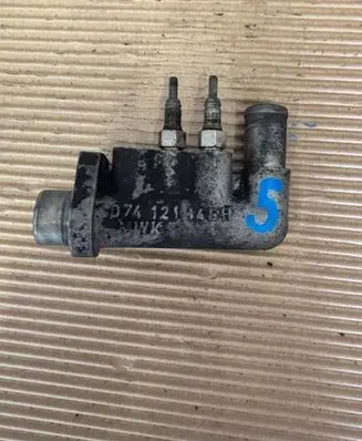 Volkswagen II LT Engine coolant pipe/hose 074121145H