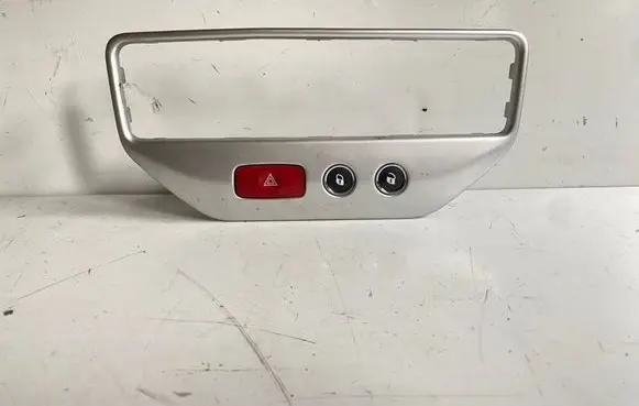 Maserati GranTurismo Hazard light switch 156067820 237803 156067821
