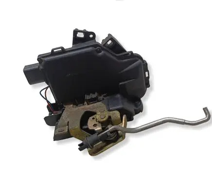 Audi A6 Allroad C5 Front door lock 