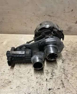 Audi Q7 4L Turbo 057145721Q 763493
