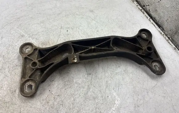 BMW 3 E90 E91 Gearbox mounting bracket 