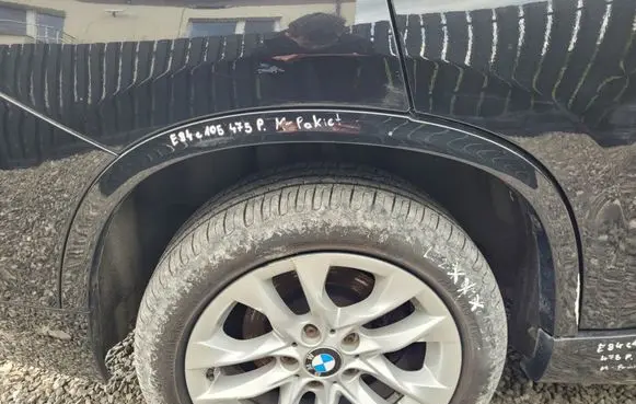 BMW X1 E84 Front arch trim