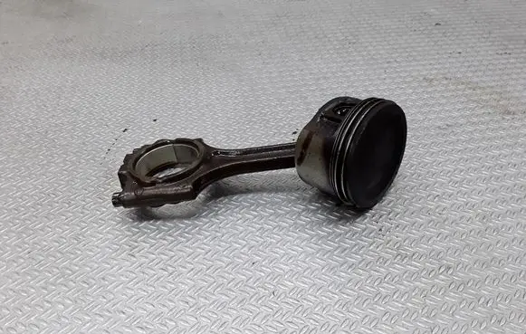 Volvo XC90 Piston with connecting rod
