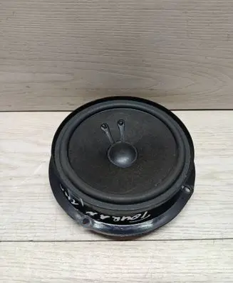 Volkswagen Touran II Panel speaker 1T0035411
