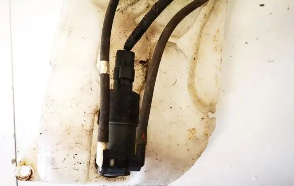 Nissan Qashqai Windscreen/windshield washer pump 631155 246091