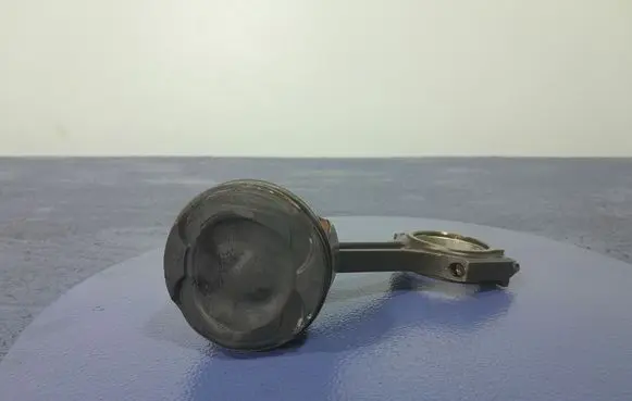 Ford Kuga II Piston