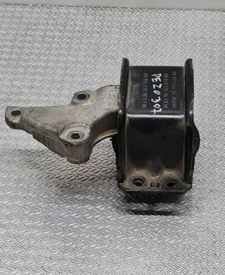 Peugeot 307 Engine mount bracket 9636845880 9636583980 9636270080