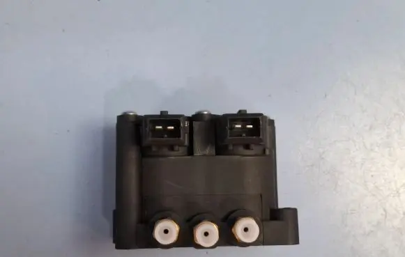 BMW X5 E53 Air suspension valve block 37221092349 4722525610 37226778773