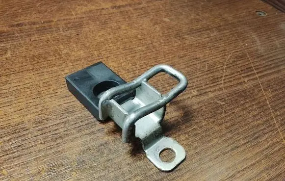 Iveco Daily 4th gen Loading door lock loop/hook striker 3804660