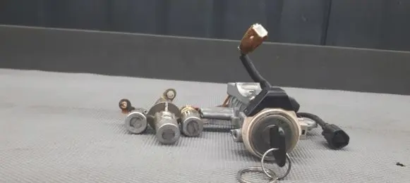 Mitsubishi Galant Ignition lock