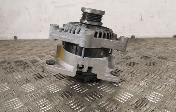 Opel Zafira C Generator/alternator 13581885