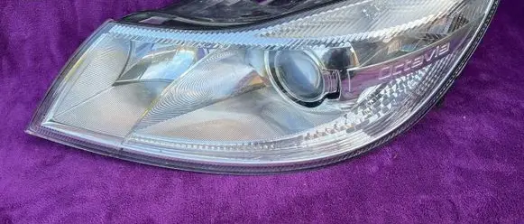Skoda Octavia Mk2 (1Z) Headlight/headlamp 1Z1941753D