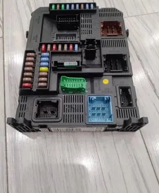 Peugeot 208 Comfort/convenience module 9678355980