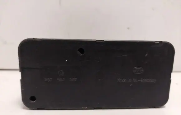 Volkswagen Golf III Central locking vacuum pump 357962257
