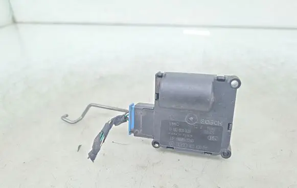 Audi A8 S8 D3 4E Air flap motor/actuator 4E0820511