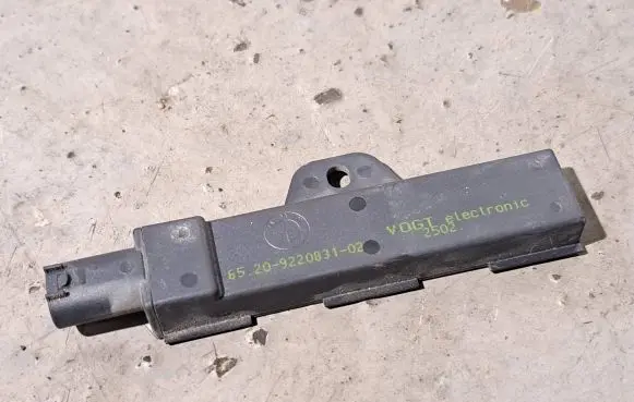 BMW 5 F10 F11 Keyless system antenna 9220831
