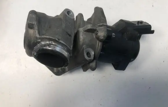 Volvo V50 EGR valve 21598337 215983373