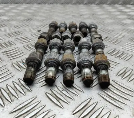 Volkswagen Caddy Nuts/bolts WHT001812
