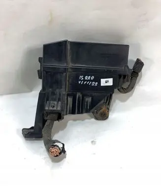 Mercedes-Benz C W204 Charging relay 8212153230