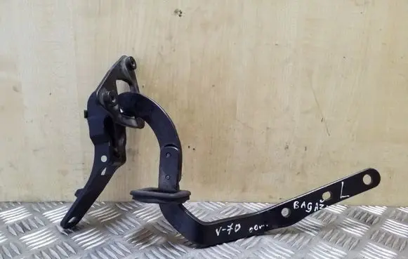 Volvo V70 Tailgate/trunk/boot hinge 8643157