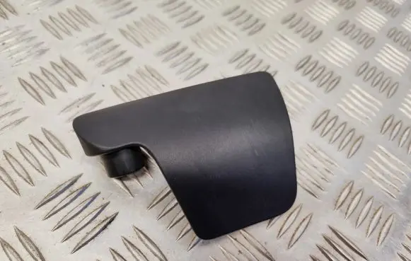 Engine bonnet (hood) release handle