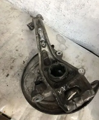 Audi A4 S4 B5 8D Front wheel hub 8W0615312E