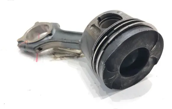 Mercedes-Benz Sprinter W906 Piston with connecting rod