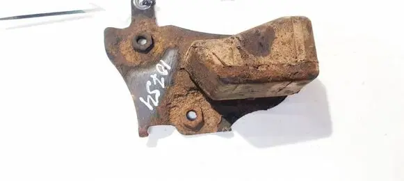 Toyota Corolla Verso E121 Engine mount bracket