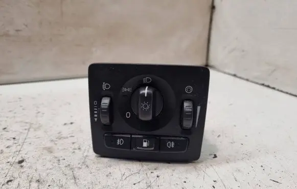 Volvo V50 Light switch 19206 30669736 04W35T