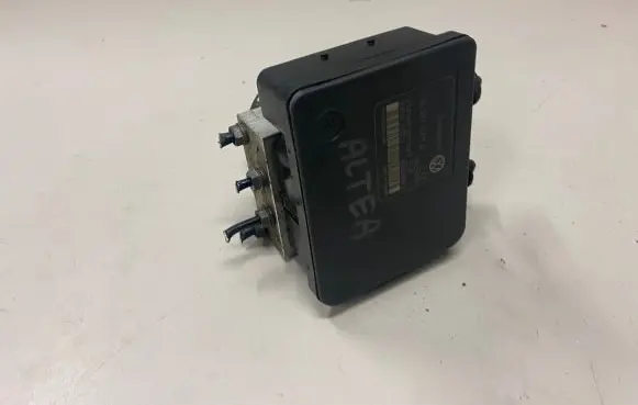 Seat Altea ABS Pump 1K0907379Q 00005305F3 10096003553