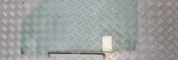 Suzuki Jimny Front door window/glass (coupe) 