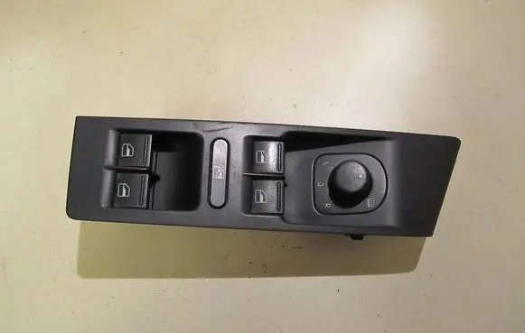 Volkswagen PASSAT B7 Mirror switch trim 3AB857857A
