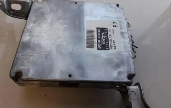Toyota Corolla Verso AR10 Engine control unit/module 896610F070 89661-0F070