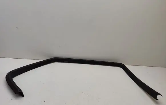 BMW 7 E32 Rear door window/glass frame 1828789