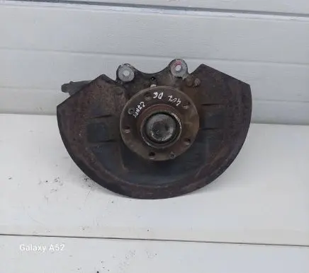 Peugeot 407 Rear wheel hub spindle/knuckle 